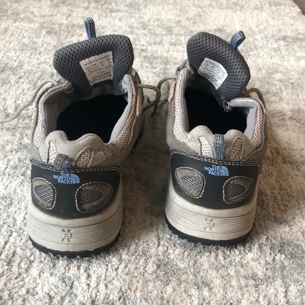 Northface Women’s 9 Hiking Shoes